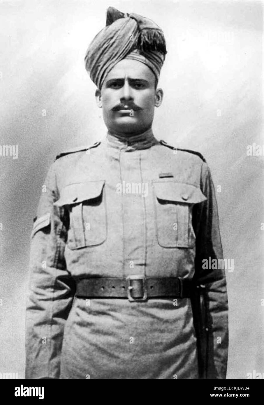 Una fotografia di Naik Shah Ahmad Khan, un destinatario della Victoria Cross, premiata per il suo coraggio nel 1916 come membro del 89° Punjab durante la prima guerra mondiale. L'immagine onora il suo coraggio e il suo sacrificio. Foto Stock