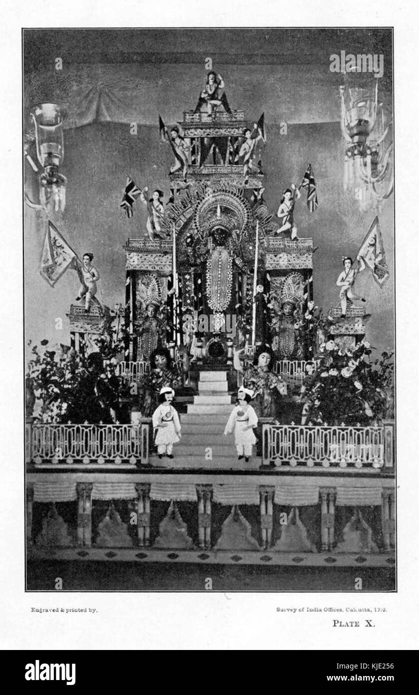 Un'immagine con tinsel decorazioni di Babu Mallinath Ray Foto Stock