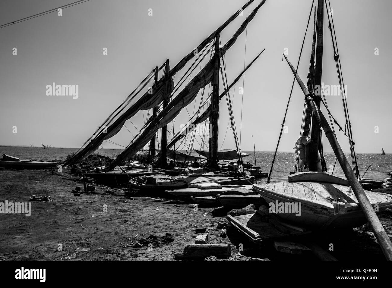Barche da pesca cantiere dal lato lago Foto Stock