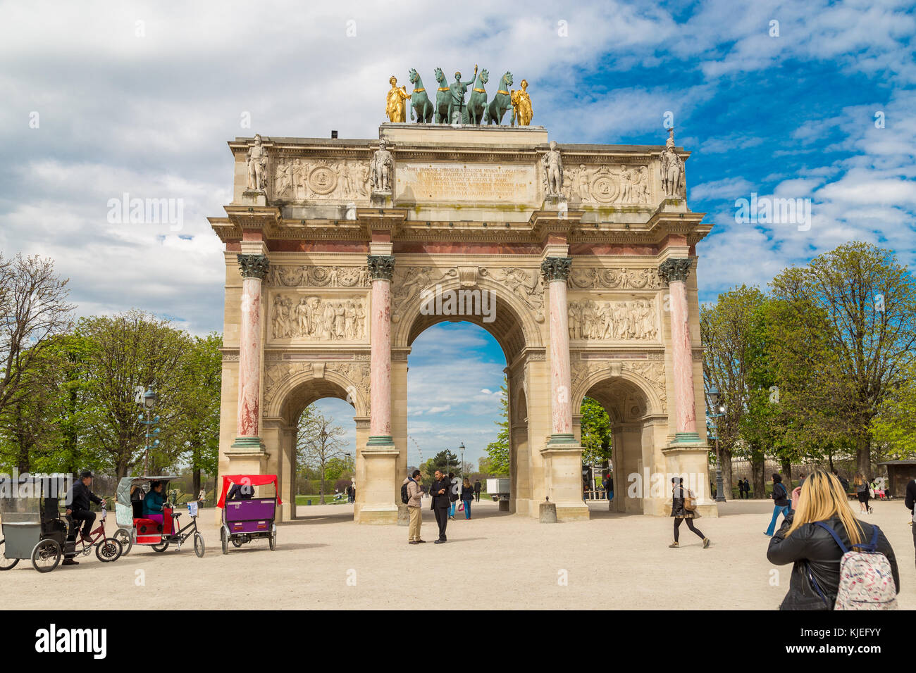 Parigi, Francia, 31 marzo 2017: l'Arc de triomphe du carrousel è un arco trionfale a Parigi, situato in place du carrousel Foto Stock