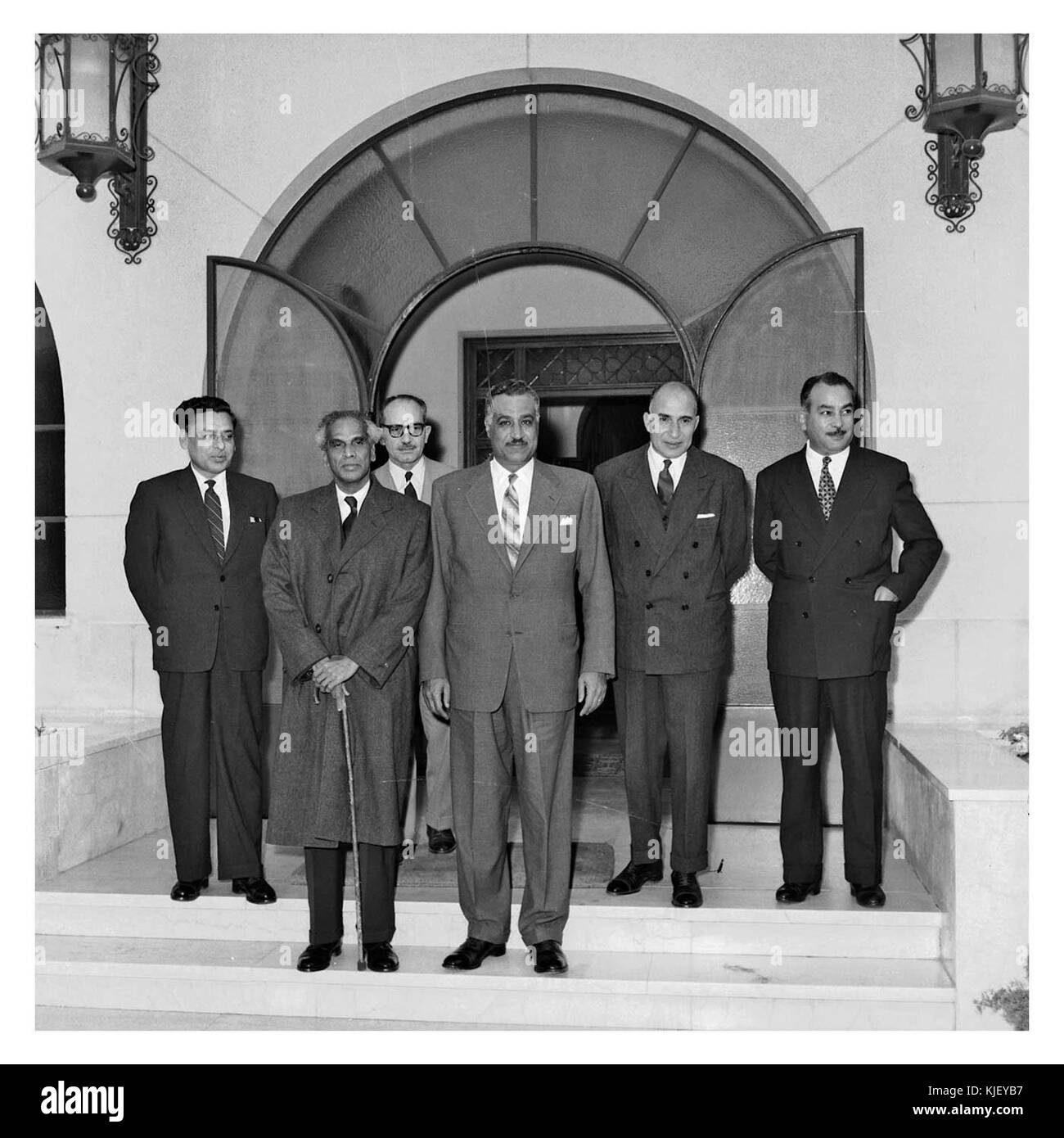 Nasser indiano di ricezione il Ministro della Difesa di Krishna Menon e l'ambasciatore indiano Atan Kumar Nehru (05) Foto Stock