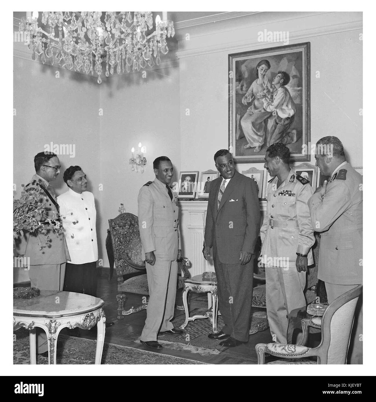 Nasser ricevendo la forza aerea indiana il comandante e il suo omologo egiziano (04) Foto Stock