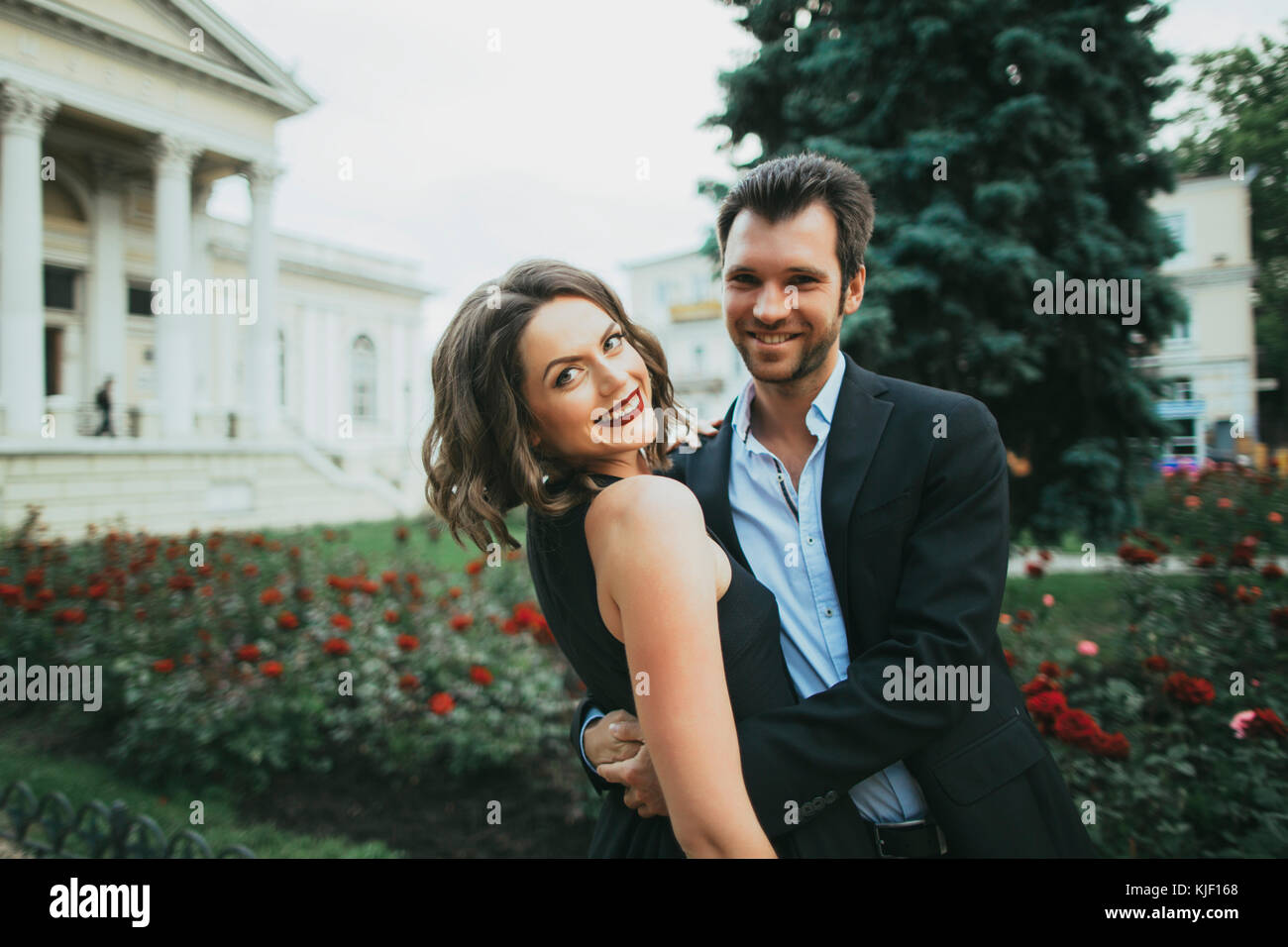 Ritratto di sorridere Caucasian giovane costeggiata Foto Stock