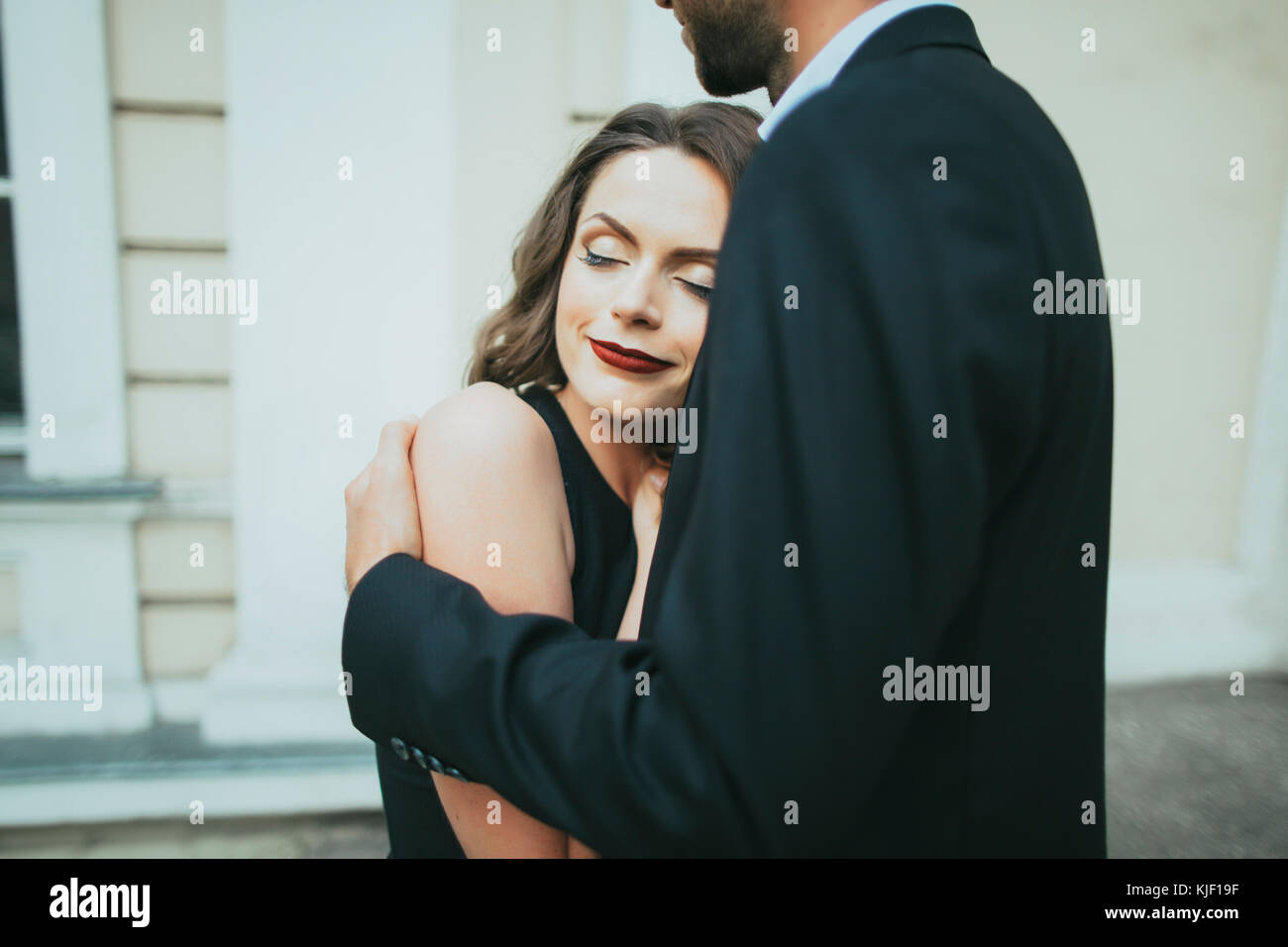 Ritratto di sorridere Caucasian giovane costeggiata Foto Stock