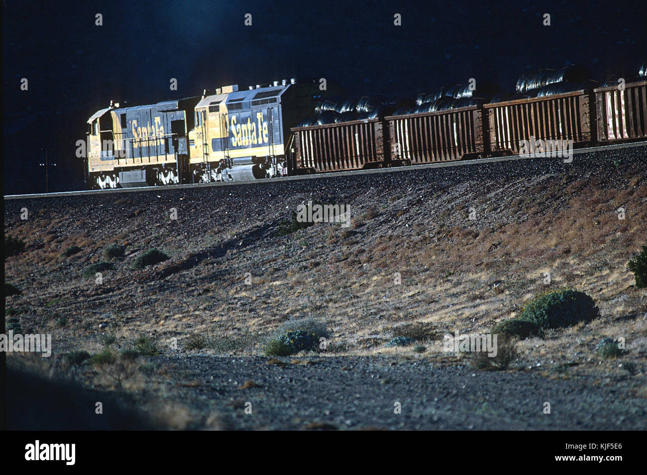 Quattro molto diverse inquadrature dello stesso treno (28722429846) Foto Stock