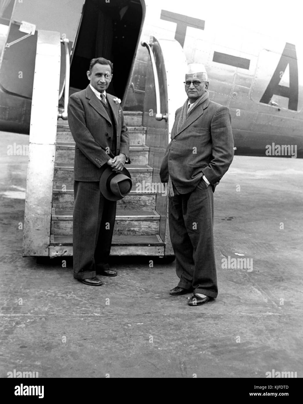 CD Deshmukh è stato un funzionario, economista e politico indiano. Ha svolto un ruolo significativo nelle politiche finanziarie ed economiche dell'India, in particolare durante l'era post-indipendenza. I suoi contributi alla pubblica amministrazione e alla pianificazione economica sono ben riconosciuti. Foto Stock