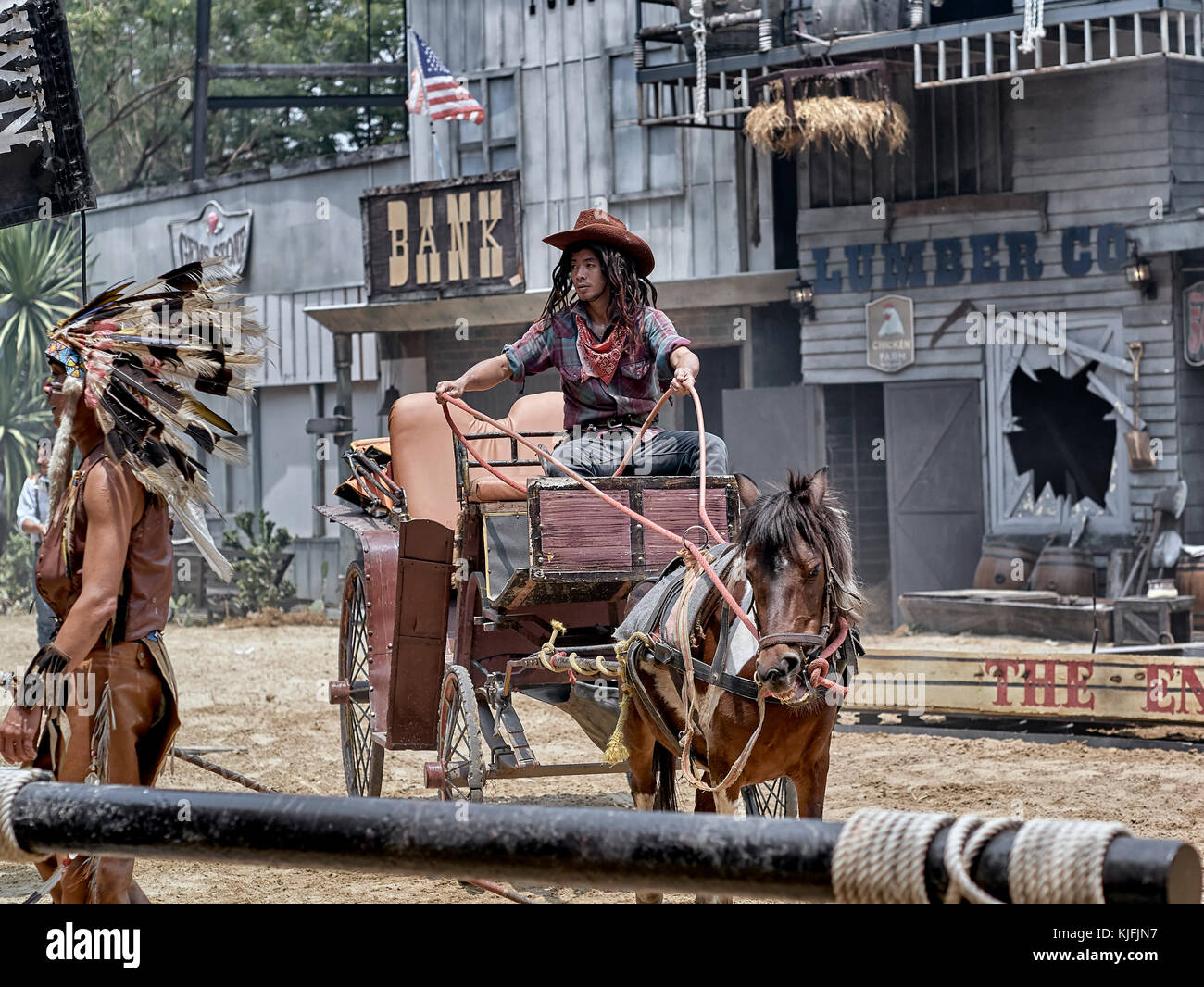 American Wild West Show cowboy con gli attori sul set. Bangkok in Thailandia Foto Stock