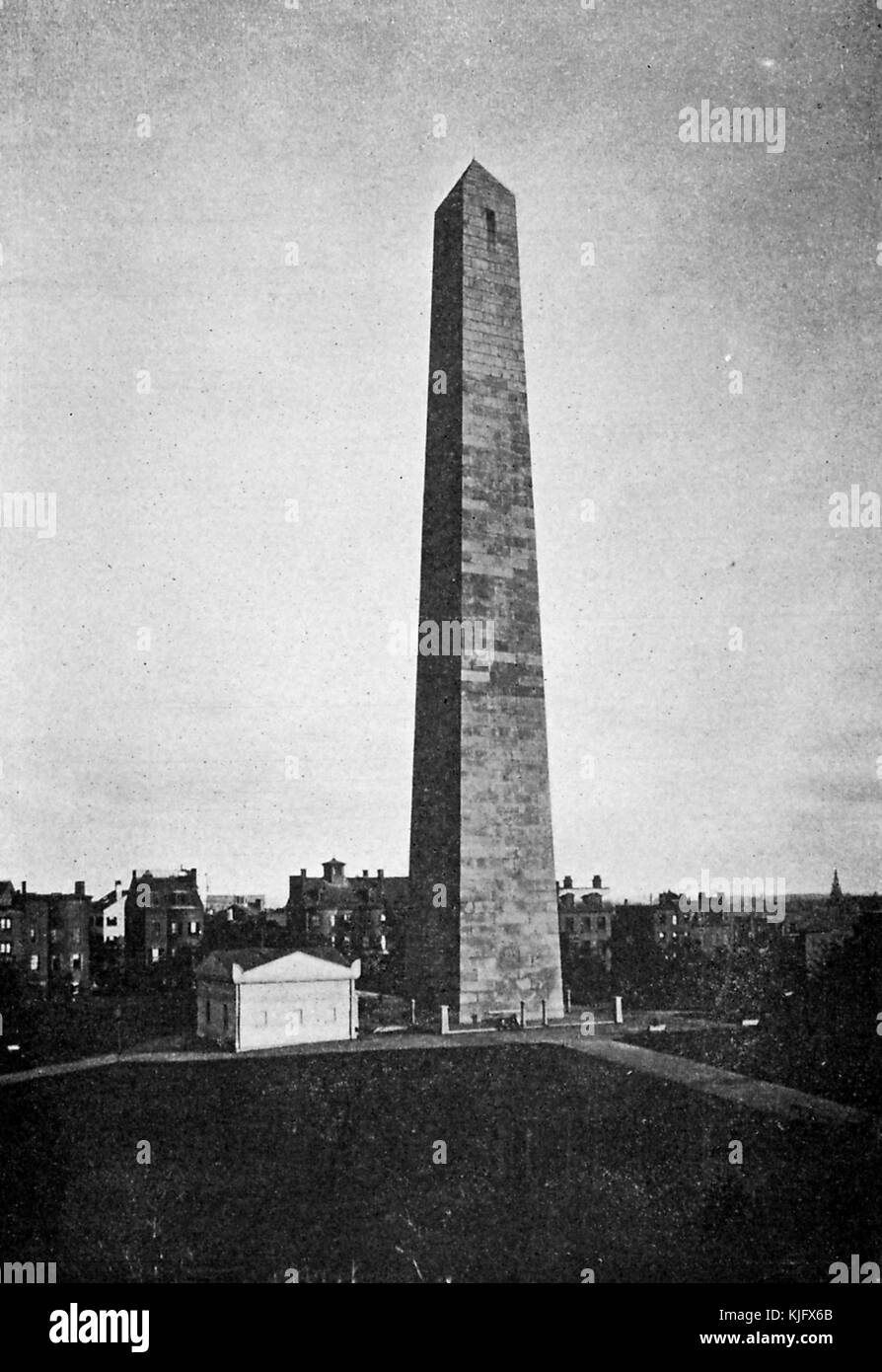 Una fotografia del Monumento di Bunker Hill, l'obelisco di granito è stato iniziato nel 1827 e completato nel 1843, Si erge a 221 metri di altezza e fu costruito come commemorazione della Battaglia di Bunker Hill, che fu la prima grande battaglia tra gli inglesi e i patrioti nella Guerra d'indipendenza americana, Boston, Massachusetts, 1905. Foto Stock