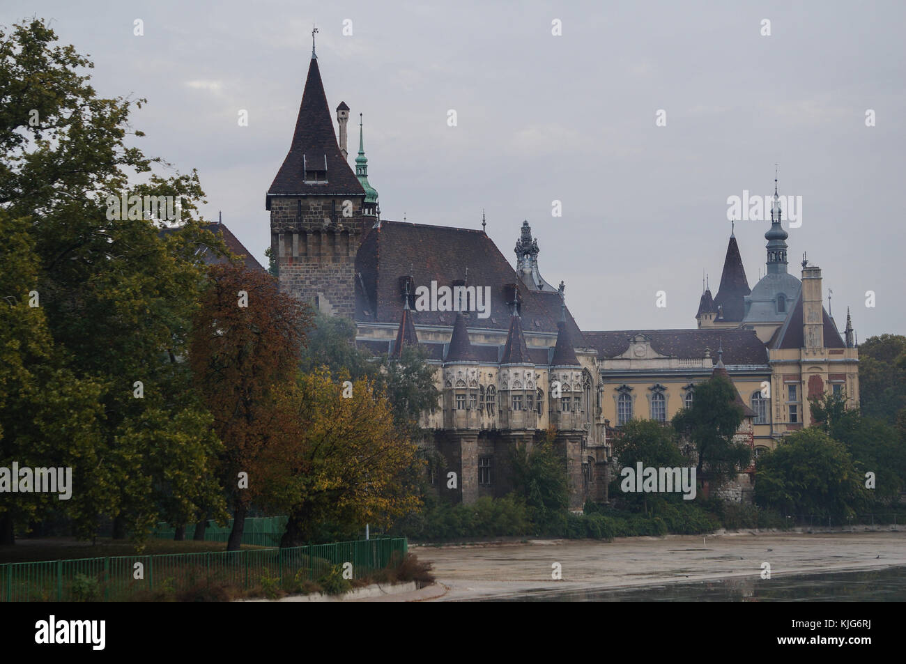 Il Castello di Vajdahunyad a Budapest Foto Stock