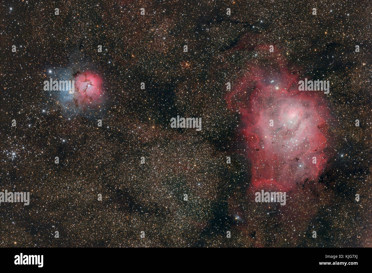La Namibia, Regione Khomas, vicino Uhlenhorst, Astrophoto di emissione e riflessione nebula Messier 20 (Trifid Nebula) e Messier 8 (Nebulosa Laguna) con un telescopio Foto Stock