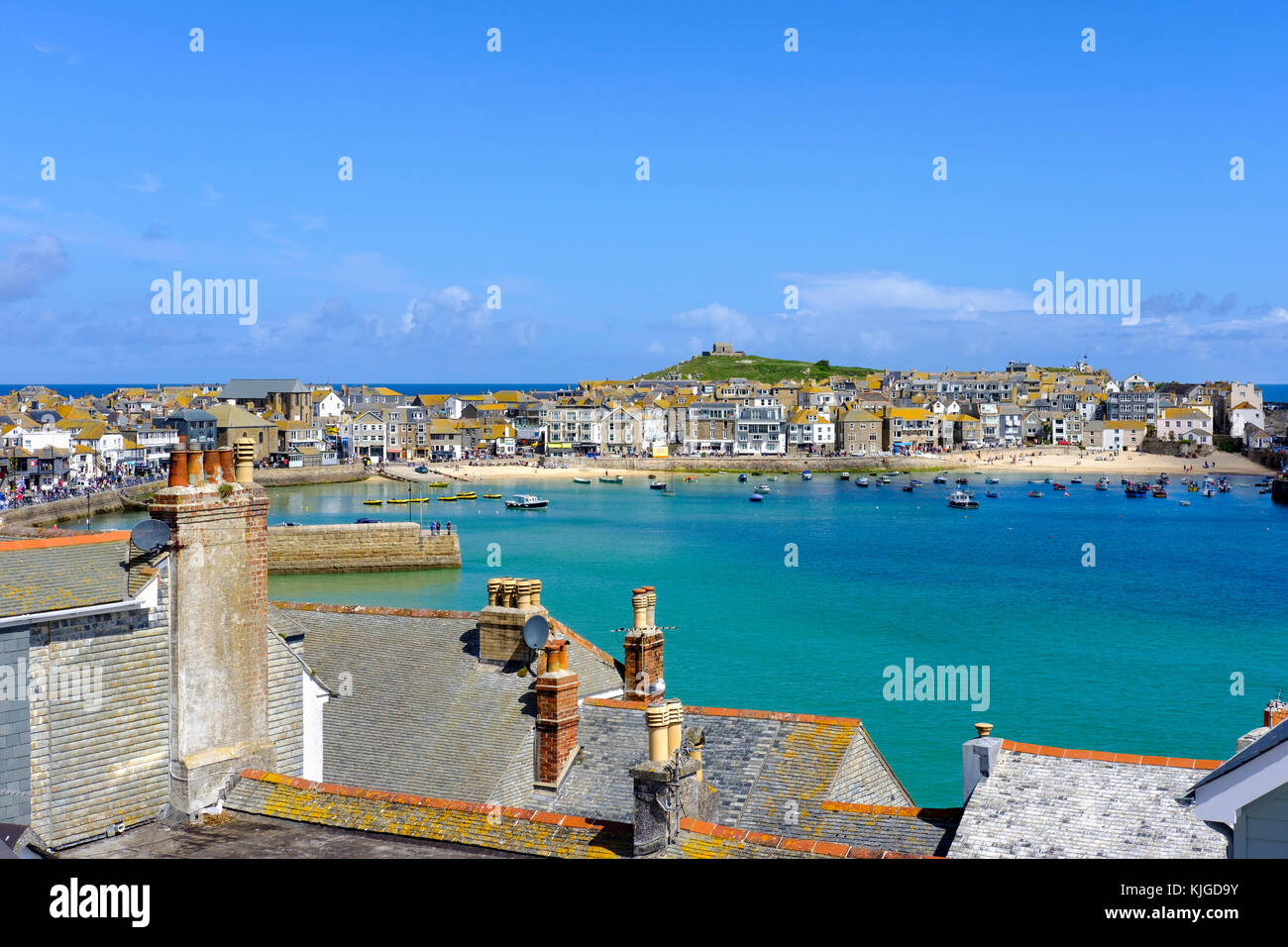 Blick über den Hafen, St Ives, Cornwall, Inghilterra, Großbritannien Foto Stock
