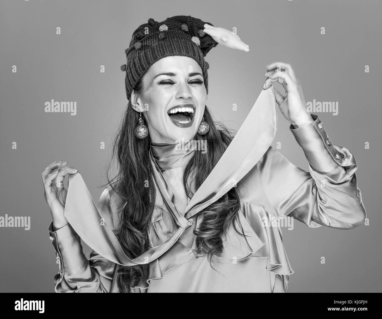 Cappello da donna santa Foto e Immagini Stock in Bianco e Nero - Alamy