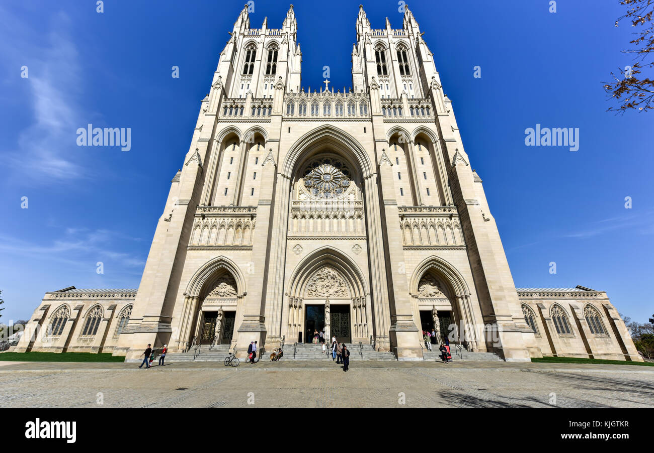 Washington, D.C. - 12 aprile 2015: la cattedrale nazionale di Washington, una cattedrale della chiesa episcopale si trova a Washington D.C. Foto Stock