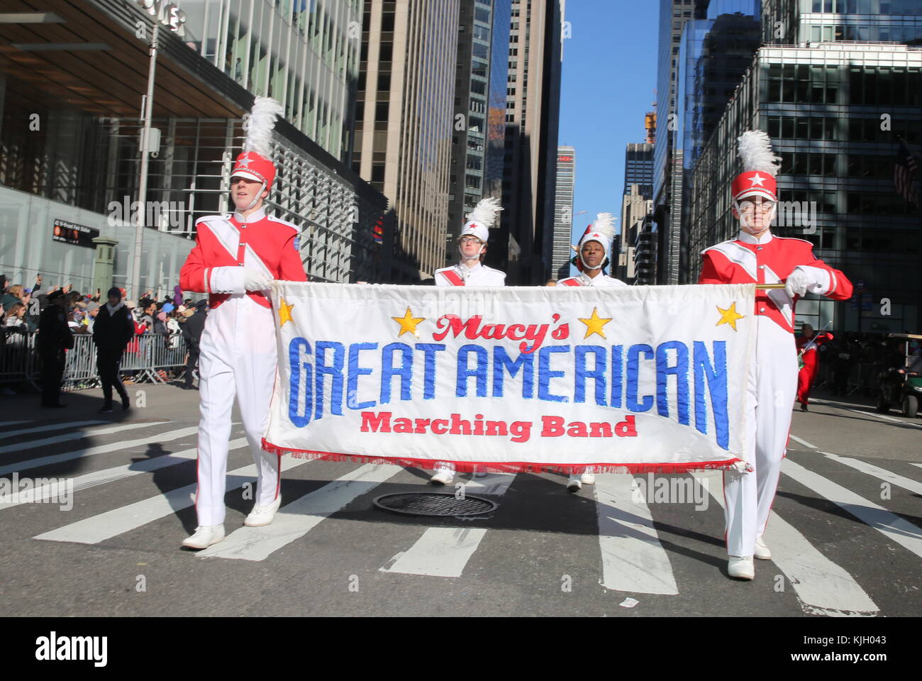 New York, Stati Uniti d'America. 23 Nov, 2017. 2017 Macy's Parade - Macy's Thanksgiving Day Parade Credito: Itzik Roytman/Alamy Live News Foto Stock