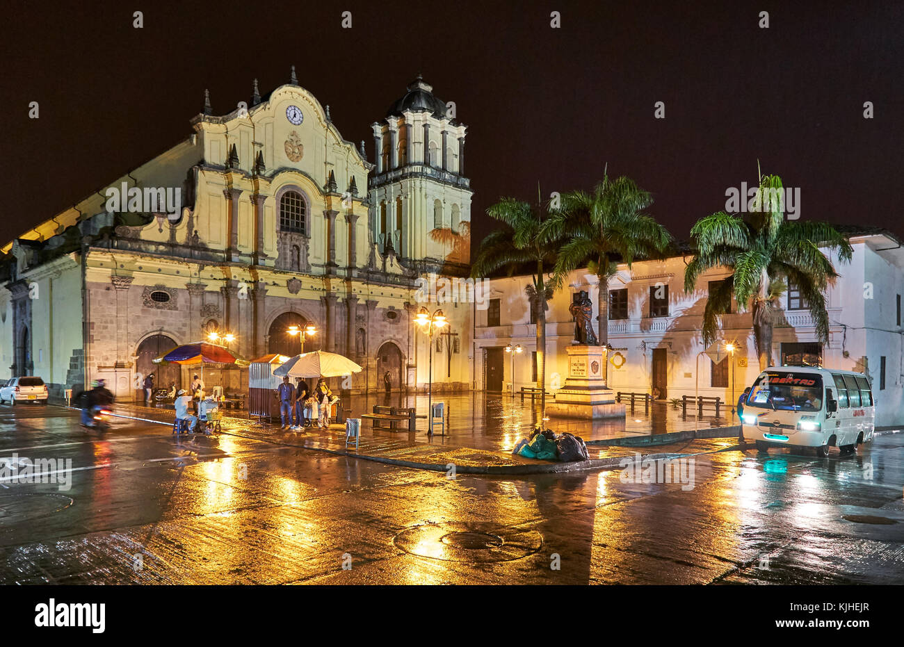 Night Shot di Iglesia de San Francisco, Popayan, Colombia, Sud America Foto Stock