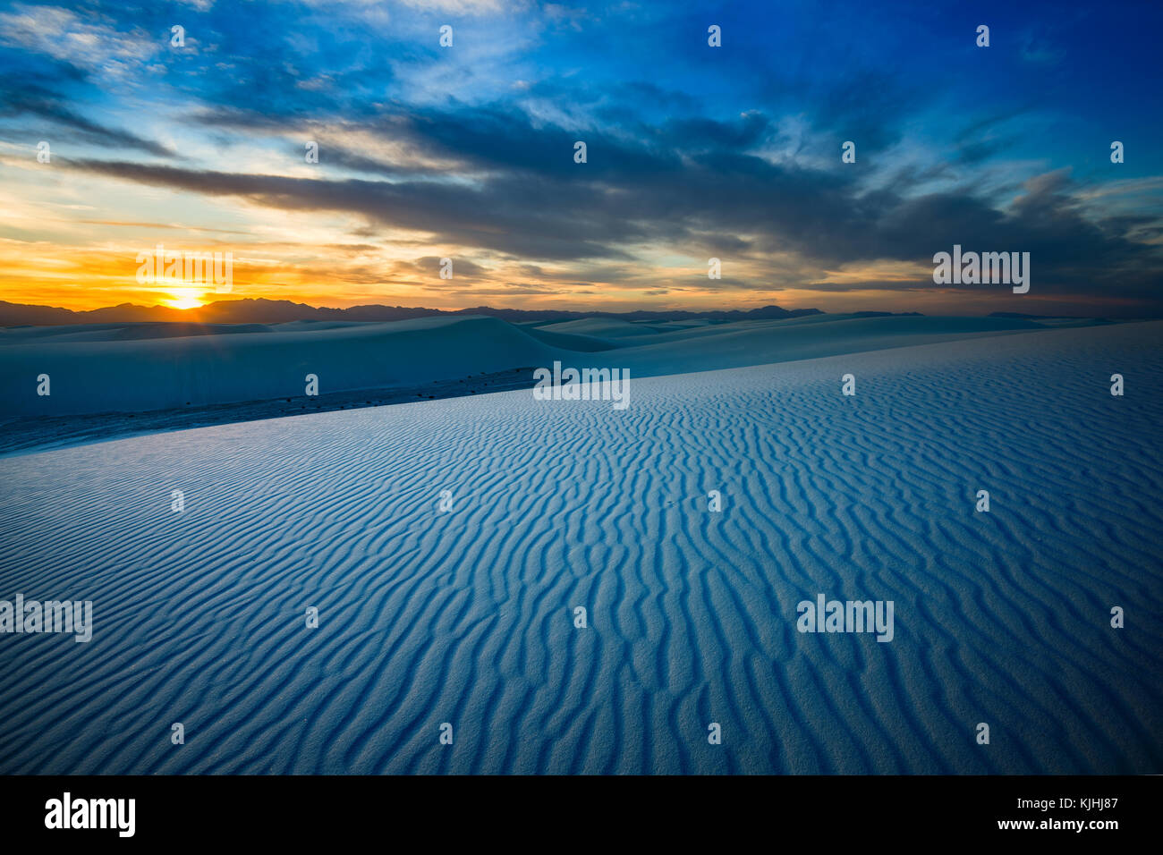 Le uniche e bellissime spiagge di sabbia bianca monumento nazionale nel Nuovo Messico.Questo gesso campo di dune è il più grande del suo genere in tutto il mondo. Situato in Southe Foto Stock