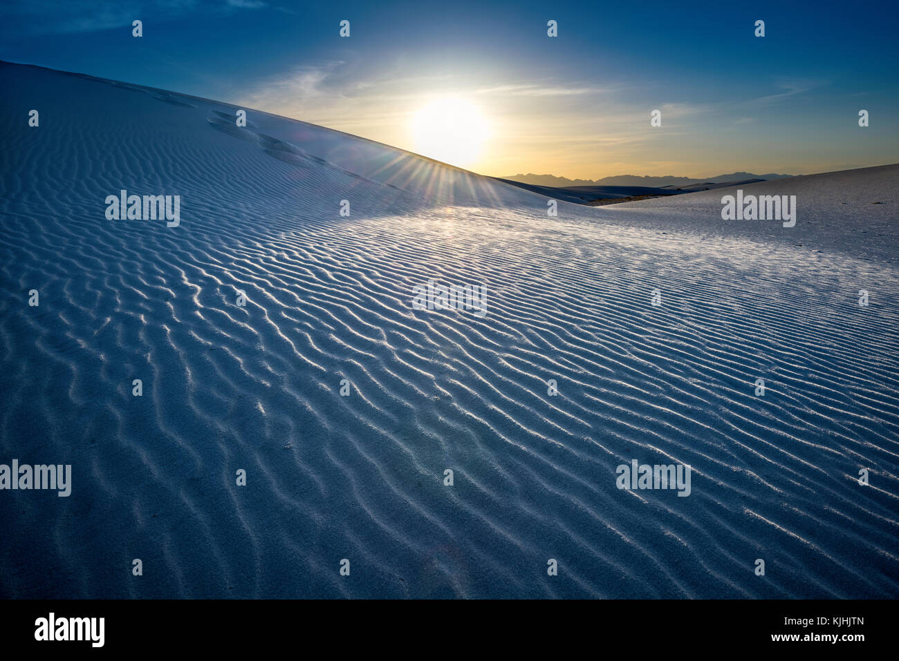 Le uniche e bellissime spiagge di sabbia bianca monumento nazionale nel Nuovo Messico.Questo gesso campo di dune è il più grande del suo genere in tutto il mondo. Situato in Southe Foto Stock