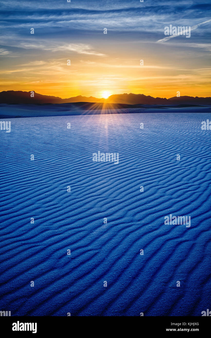 Le uniche e bellissime spiagge di sabbia bianca monumento nazionale nel Nuovo Messico.Questo gesso campo di dune è il più grande del suo genere in tutto il mondo. Situato in Southe Foto Stock