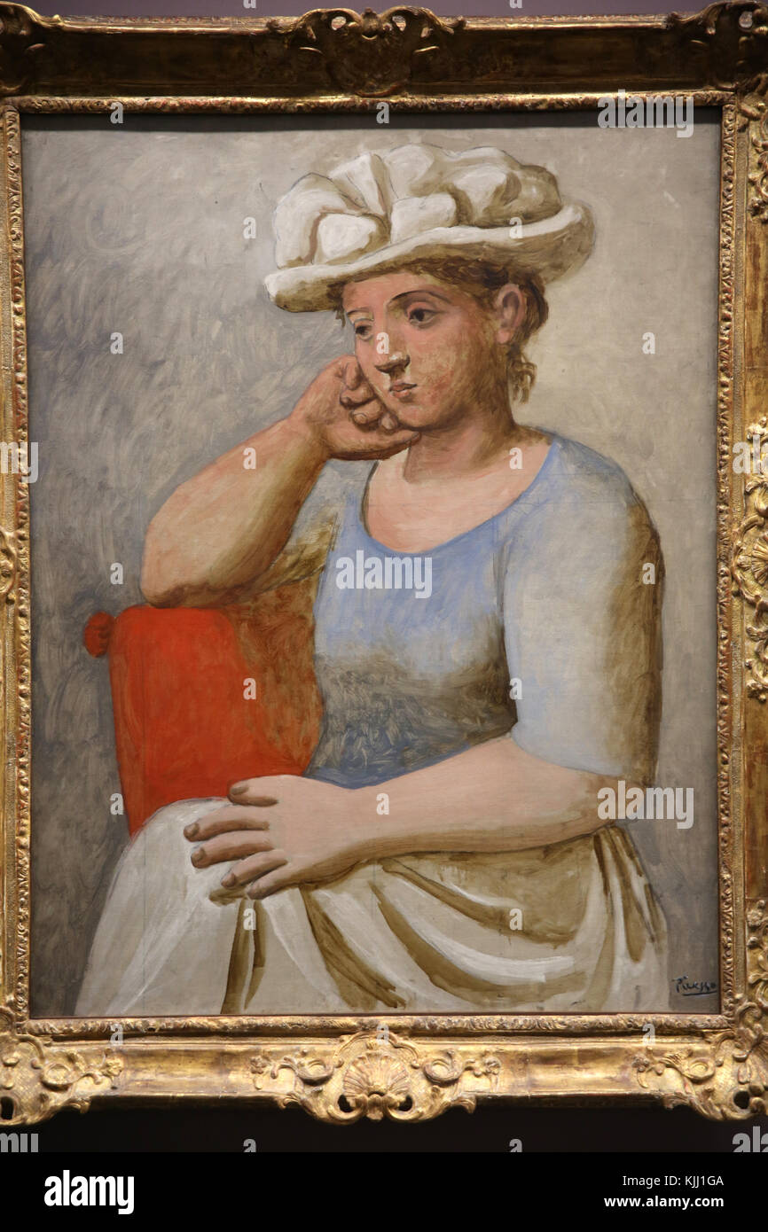 MusŽe de l'Orangerie, Parigi. Pablo Picasso, femme au chapeau blanc, 1920-1921. Huile sur toile. La Francia. Foto Stock