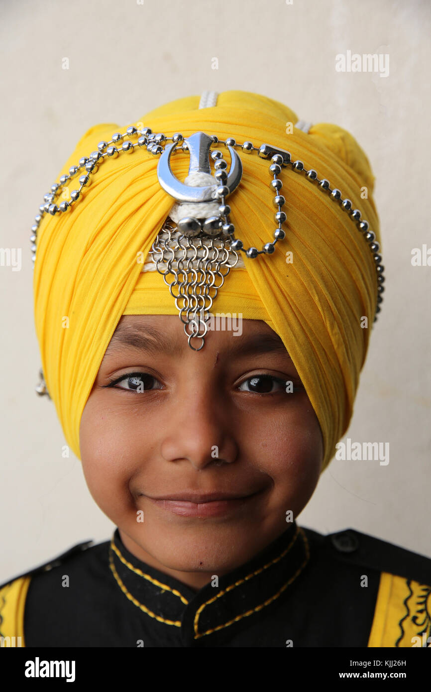 La religione sikh celebra Vaisakhi festival in Bobigny, Francia. Foto Stock