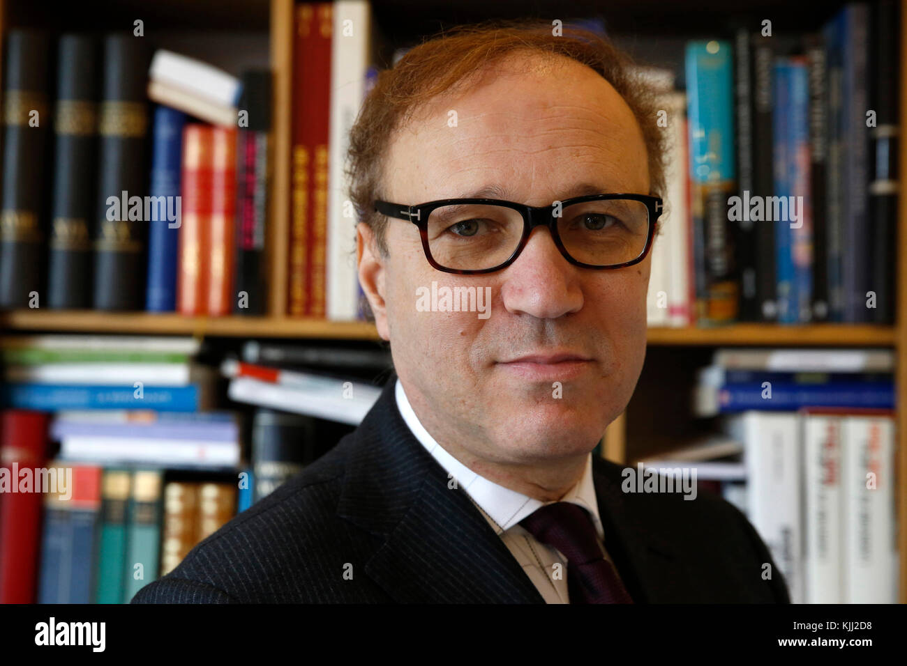 Ghaleb Bencheikh, thÃ©ologien, philosophe, prÃ©residente de la ConfÃ©renza mondiale des religioni pour la paix. Cachan. La Francia. Foto Stock