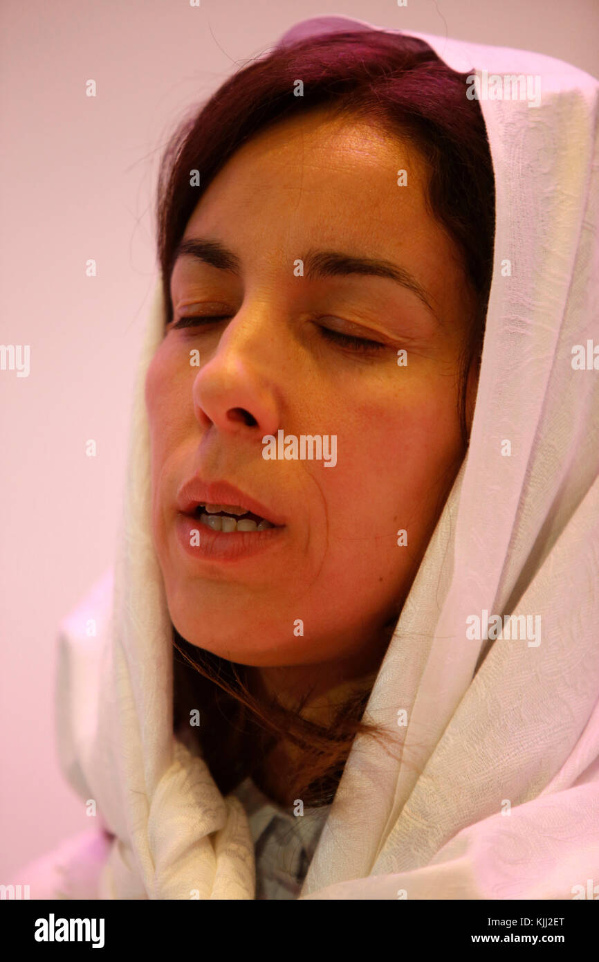 Sufi Alawiyya ad un incontro spirituale. Parigi. La Francia. Foto Stock