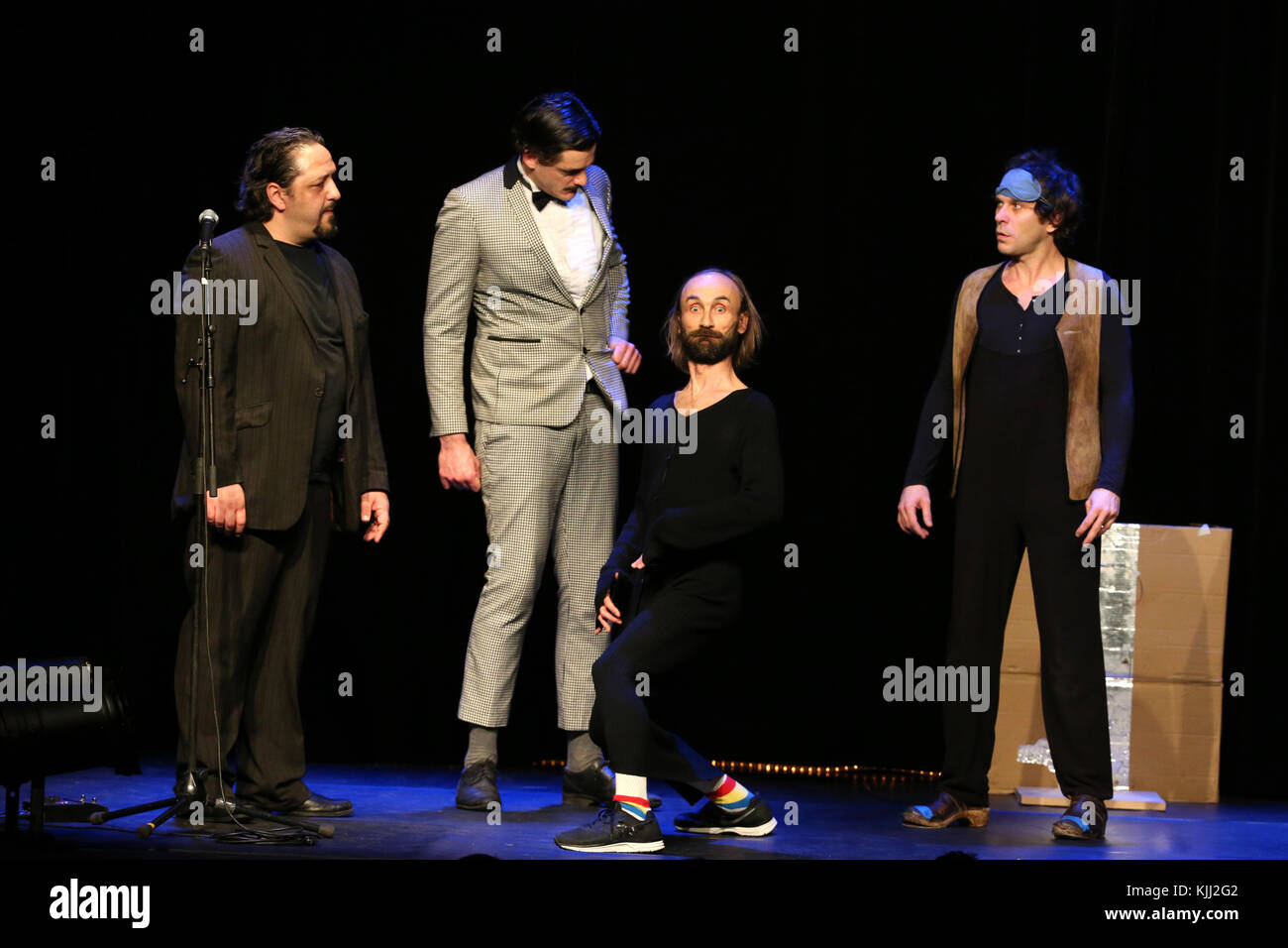 Les Chiche cappone : Fred Blin, Patrick De Valette, Ricardo La Giudice & Matthieu Pillard sul palco. La Francia. Foto Stock