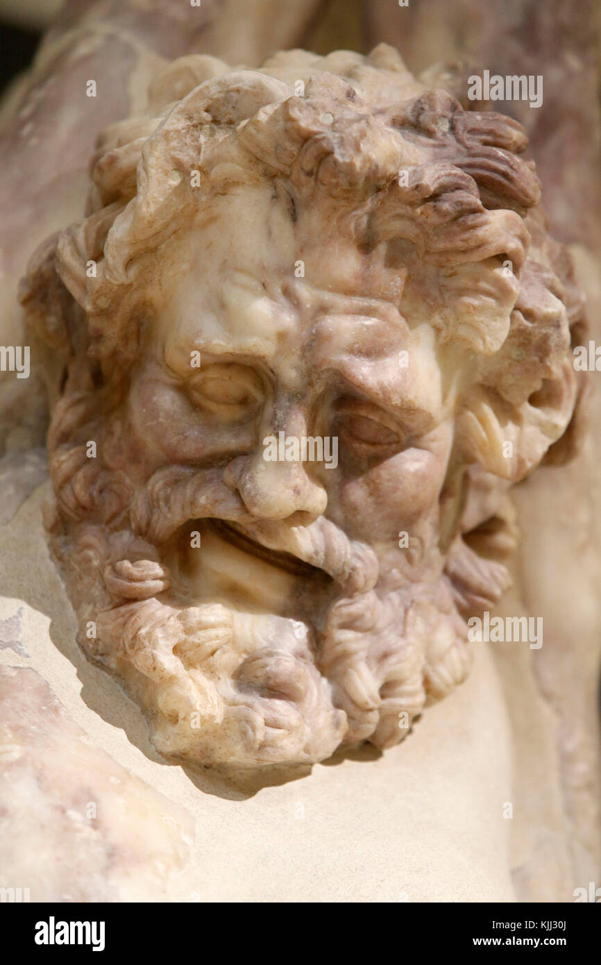 Museo Capitolino, Roma. Statua di Marsia. M.C. 1077, viola-marmo venato. Dettaglio. L'Italia. Foto Stock