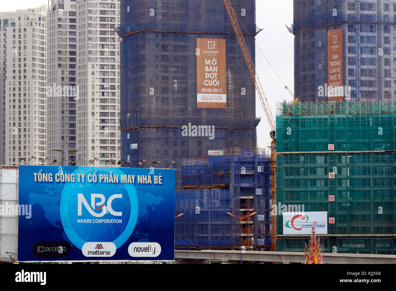 Edificio di appartamenti in costruzione. Ho Chi Minh City. Il Vietnam. Foto Stock