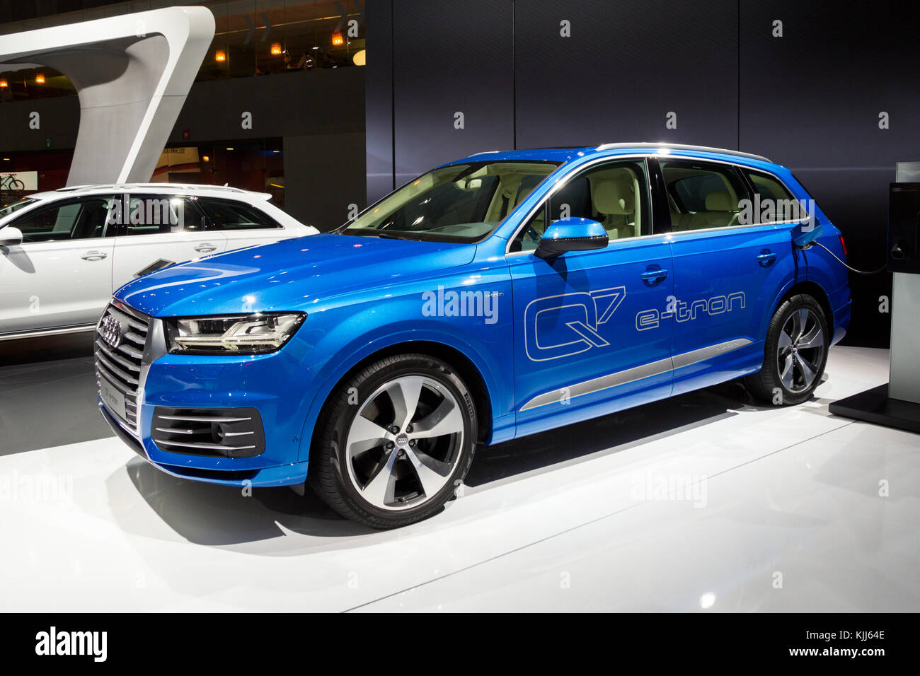 Bruxelles - Jan 12, 2016: Audi Q7 e-tron ibrido plug-in Auto SUV presentati presso il Bruxelles Motor Show. Foto Stock