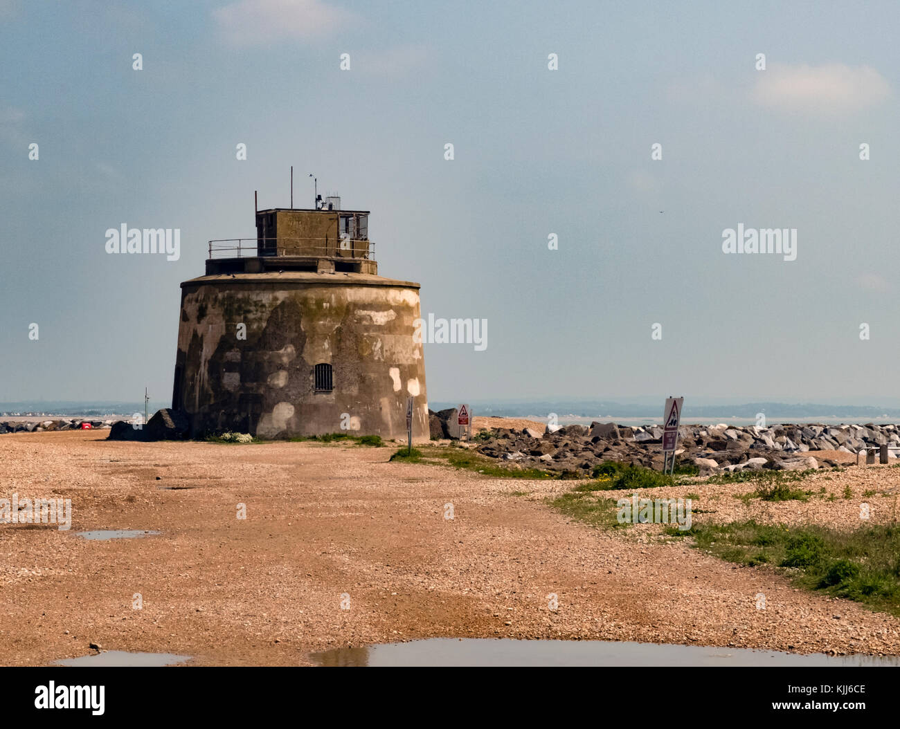 Martello torri, sulla costa sud dell'Inghilterra vicino a Eastbourne. Foto Stock