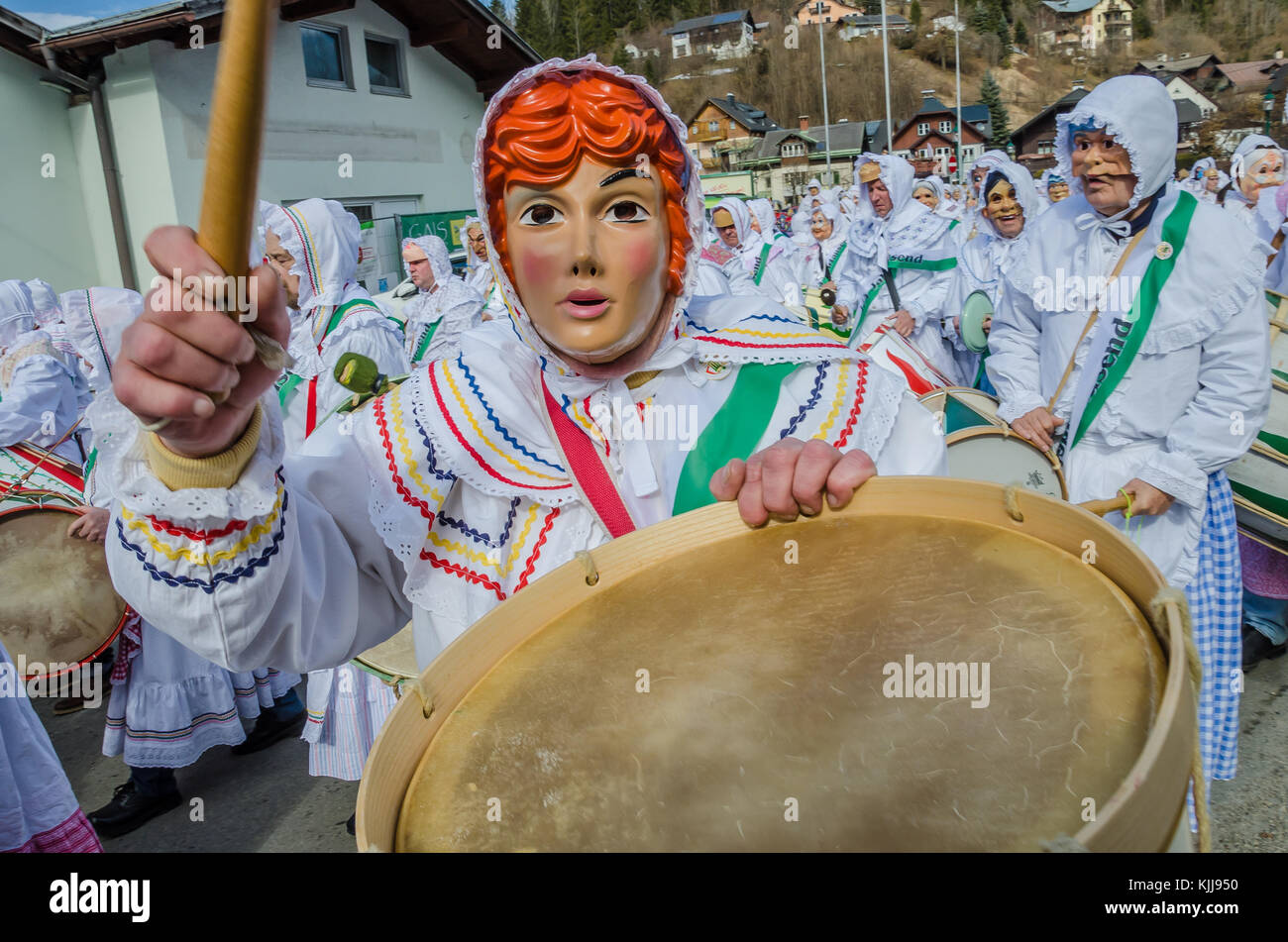Esperienza leggendaria Aussee Carnevale in Austria: i tradizionali costumi di carnevale e costumi sono i tratti distintivi di questo fantastico evento in febbraio. Foto Stock