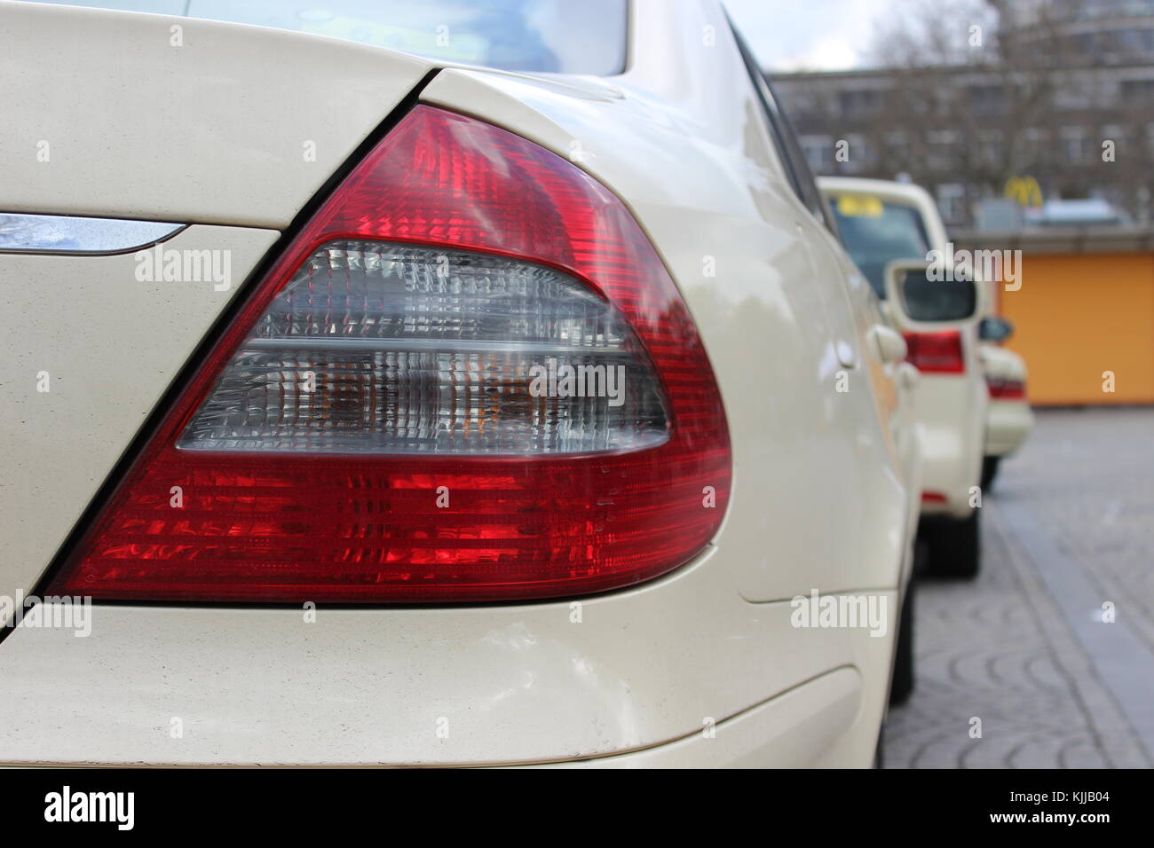 City Taxis in una linea, attendere per il cliente Foto Stock