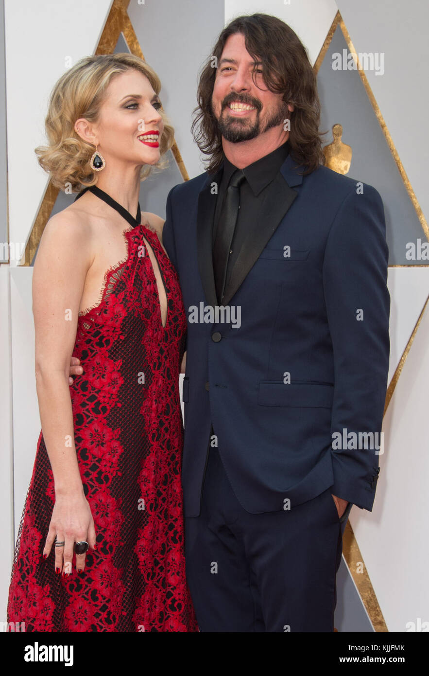 HOLLYWOOD, CA - FEBBRAIO 28: Grohl e Jordyn Blum partecipano al 88° Annual Academy Awards all'Hollywood & Highland Center il 28 febbraio 2016 a Hollywood, California. Persone: Grohl e Jordyn Blum Foto Stock