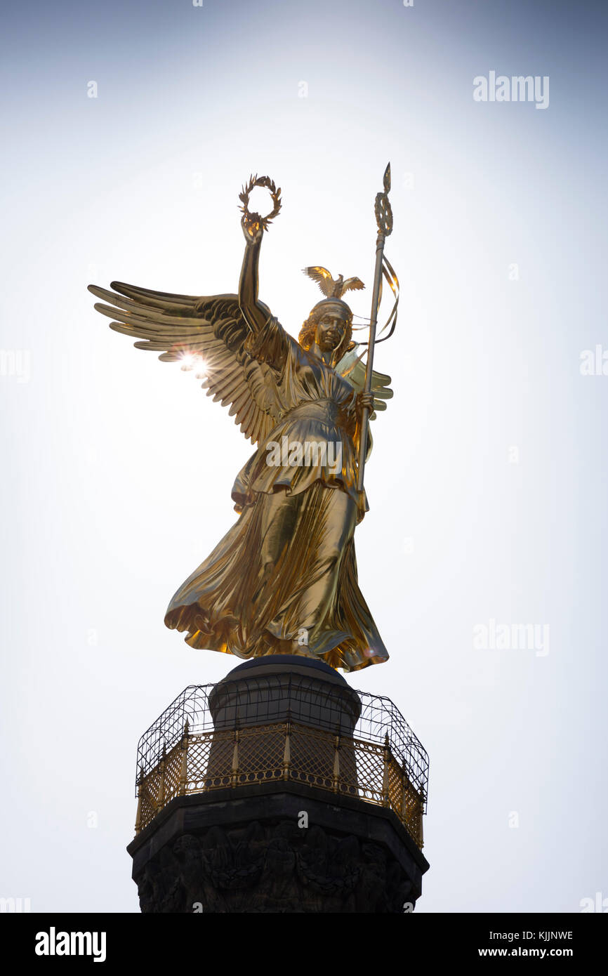 Germania, Berlino, dea della vittoria su Berlino la Colonna della Vittoria a retroilluminazione Foto Stock
