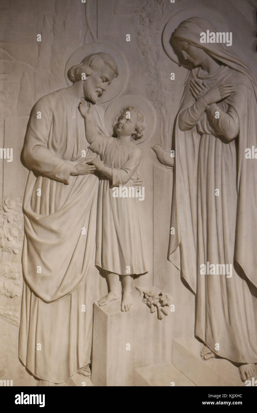 San Alfonso la chiesa di Roma. Sacra famiglia rilievo. L'Italia. Foto Stock