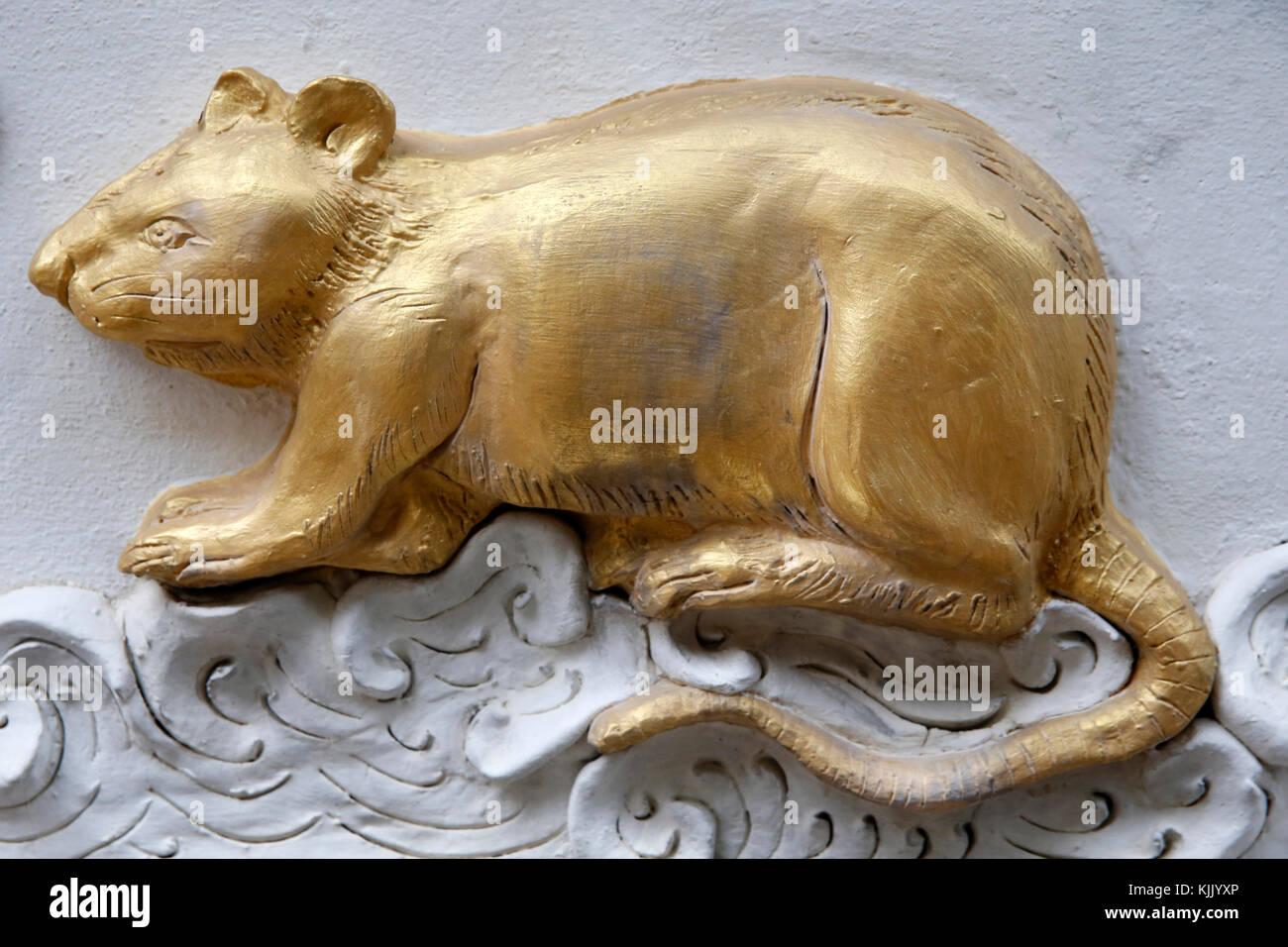 Oroscopo Cinese segno scultura in Wat Chiang, Chiang Mai. Rat. Thailandia. Foto Stock
