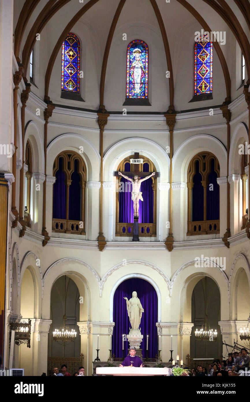 La cattedrale di Notre Dame. Domenica mattina catholic mass. Ho Chi Minh City. Il Vietnam. Foto Stock