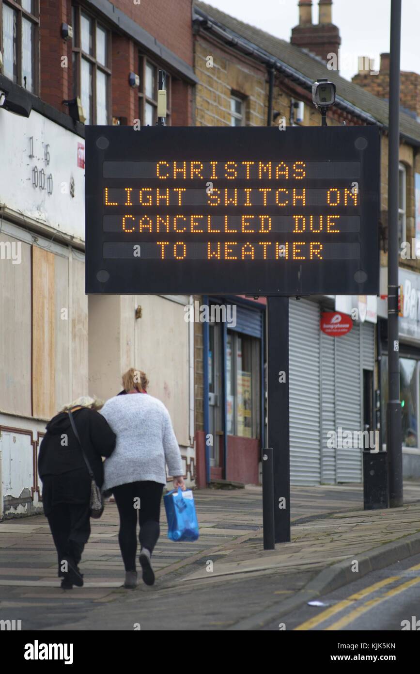 Il 2017 le luci di Natale di accendere in Barnsley, south yorkshire, che è stato annullato a causa di un tempo ventoso. immagine: scott bairstow Foto Stock