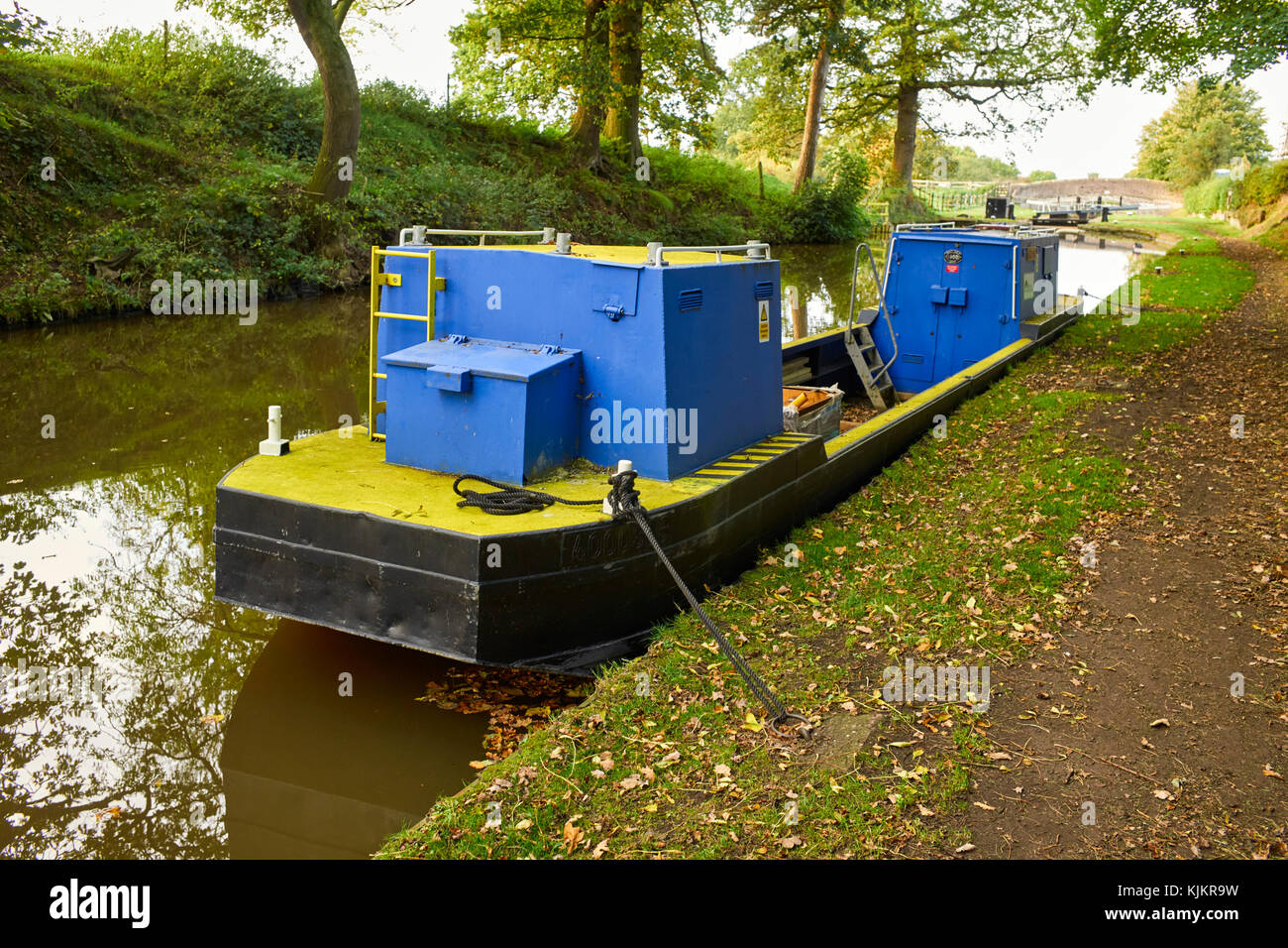 Sul canale e sul fiume fiducia workboat Churnet a serratura 1 Audlem, Cheshire Foto Stock