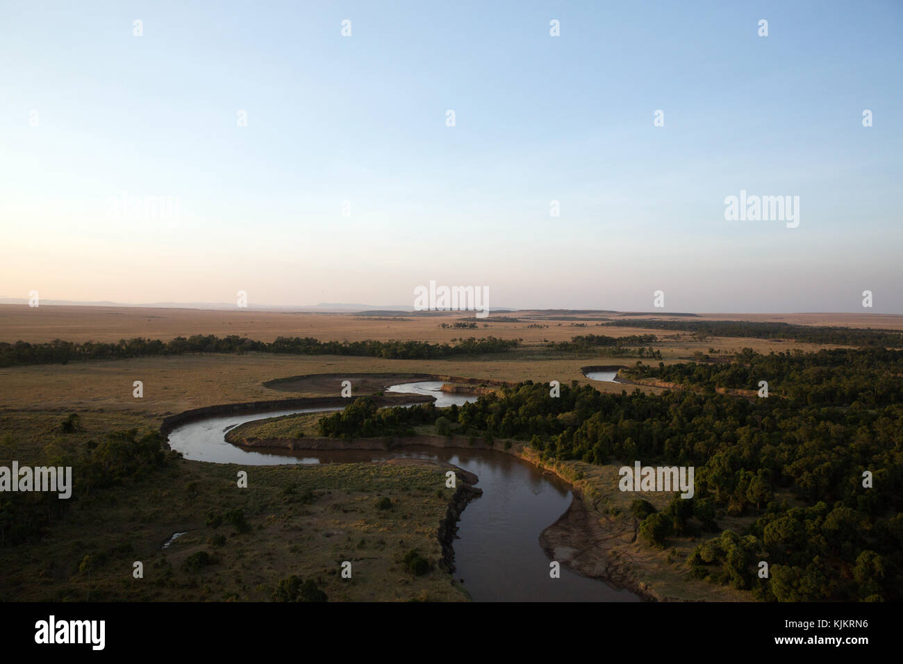 Masai Mara riserva nazionale. Fiume di Mara paesaggio. Kenya. Foto Stock