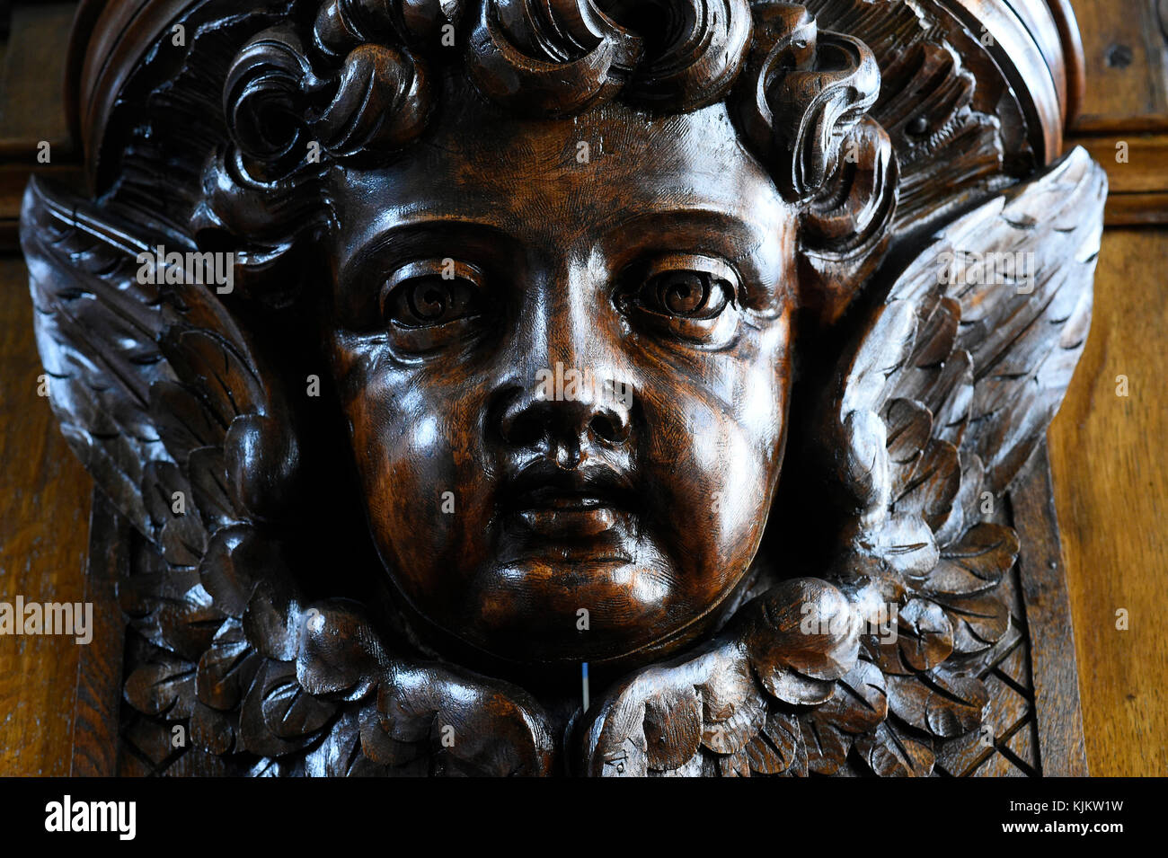 Angelo Scultura in vetro macchiato in Saint-AndrŽ-de-l'Europa chiesa. Parigi. La Francia. Foto Stock