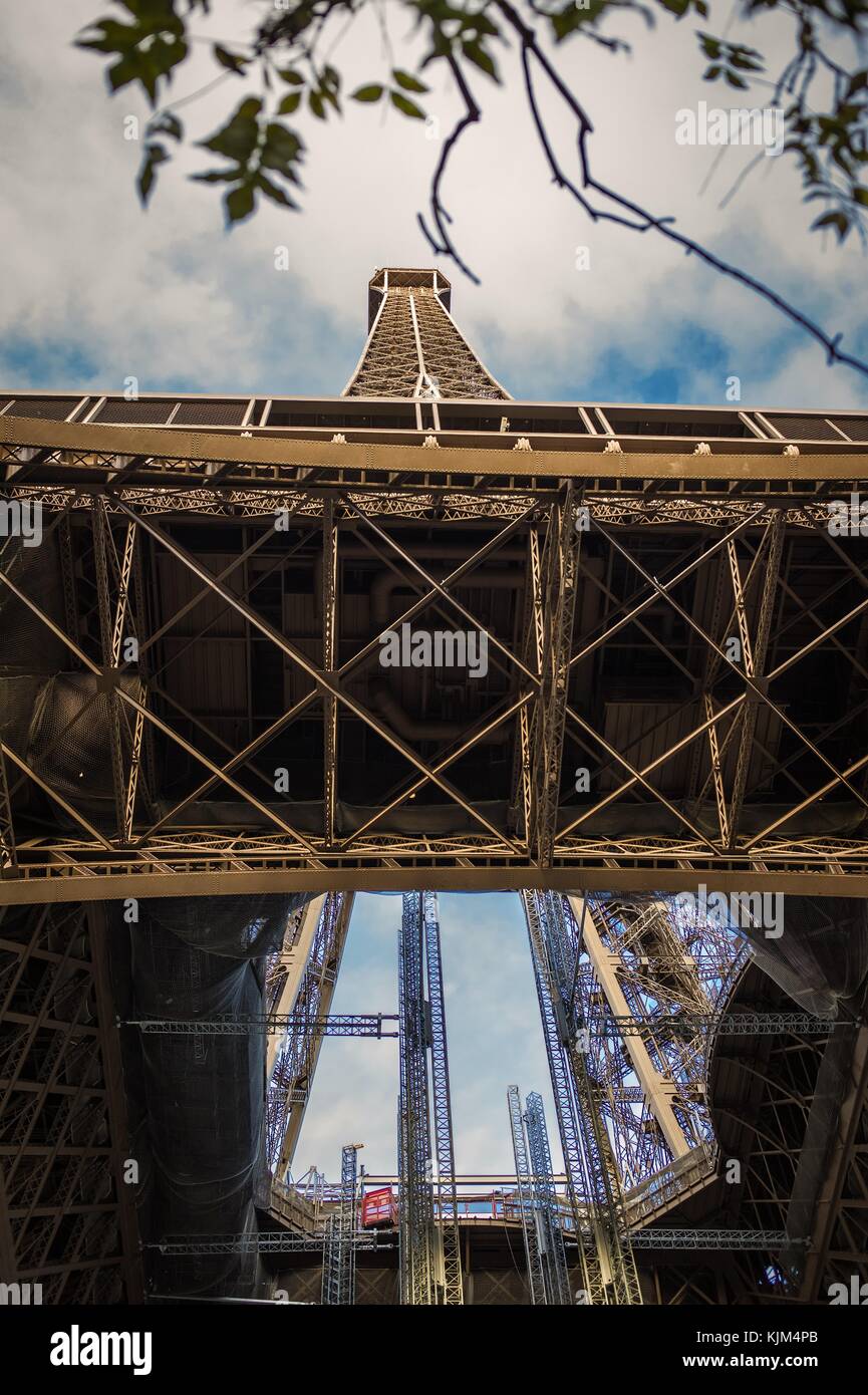 Torre Eiffel - 25/11/2012 - - Torre Eiffel - la signora di ferro di Parigi, la Torre Eiffel in autunno - Sylvain Leser / le Pictorium Foto Stock