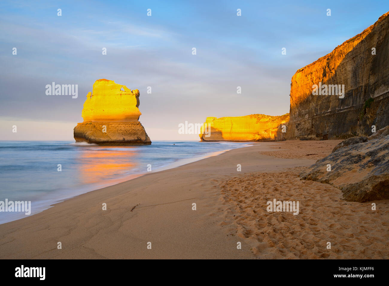 Sunrise presso la Gibson passi, i dodici Apostoli, Great Ocean Road, Parco Nazionale di Port Campbell, Victoria, Australia Foto Stock