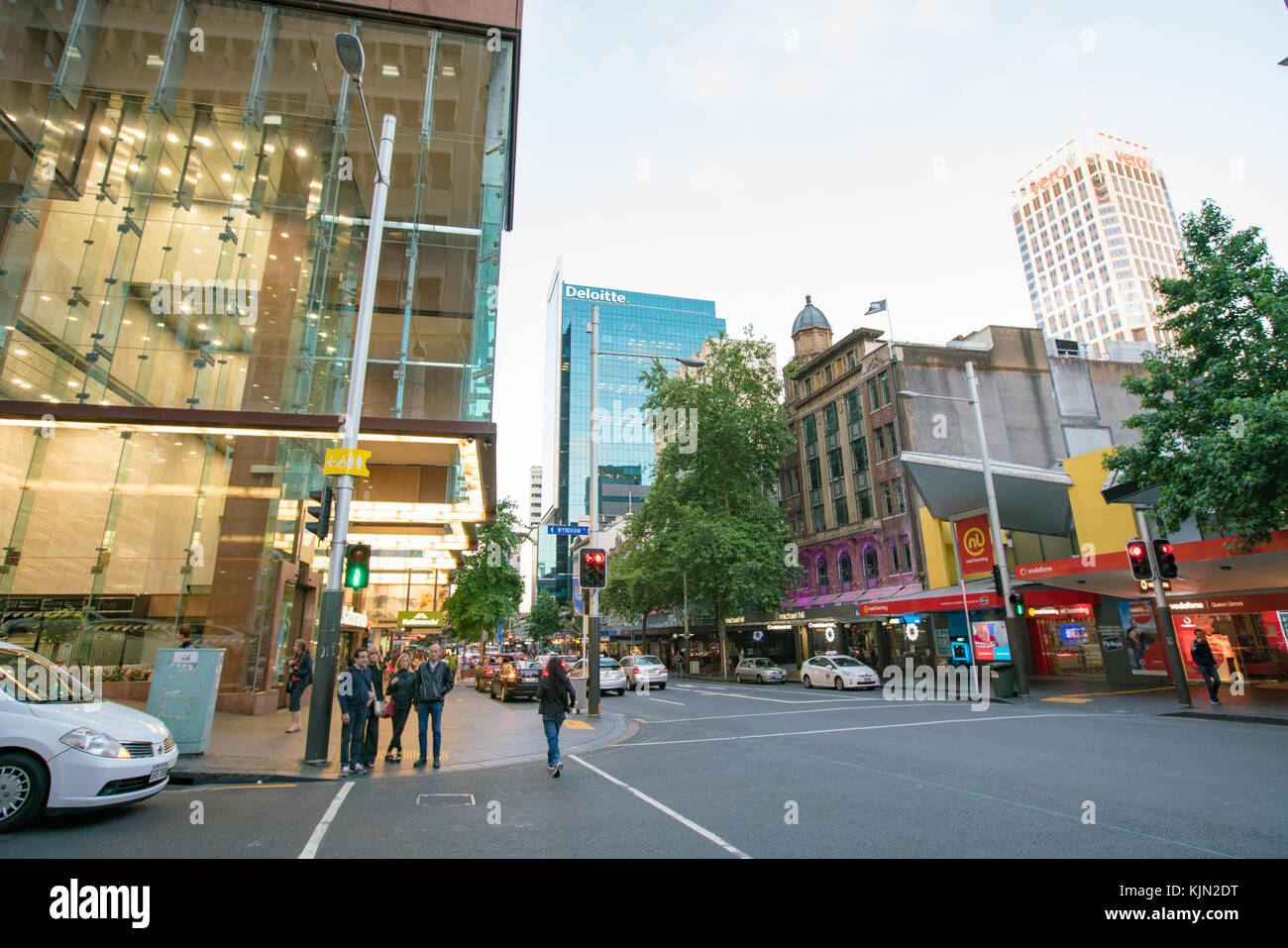 Auckland, Nuova Zelanda - Aprile 2016: centri commerciali e grattacieli nel centro città di Auckland Foto Stock