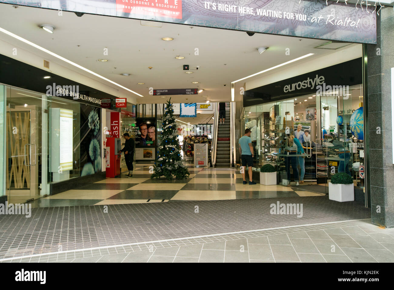 Auckland, Nuova Zelanda - Aprile 2016: centri commerciali e grattacieli nel centro città di Auckland Foto Stock