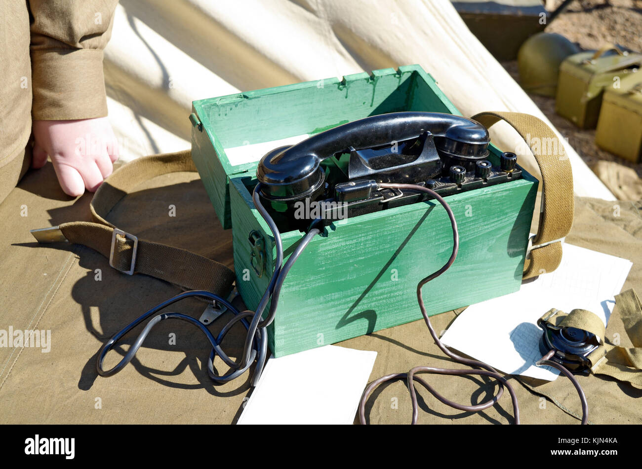 In vecchi giorni un telefono era nell'esercito. Foto Stock