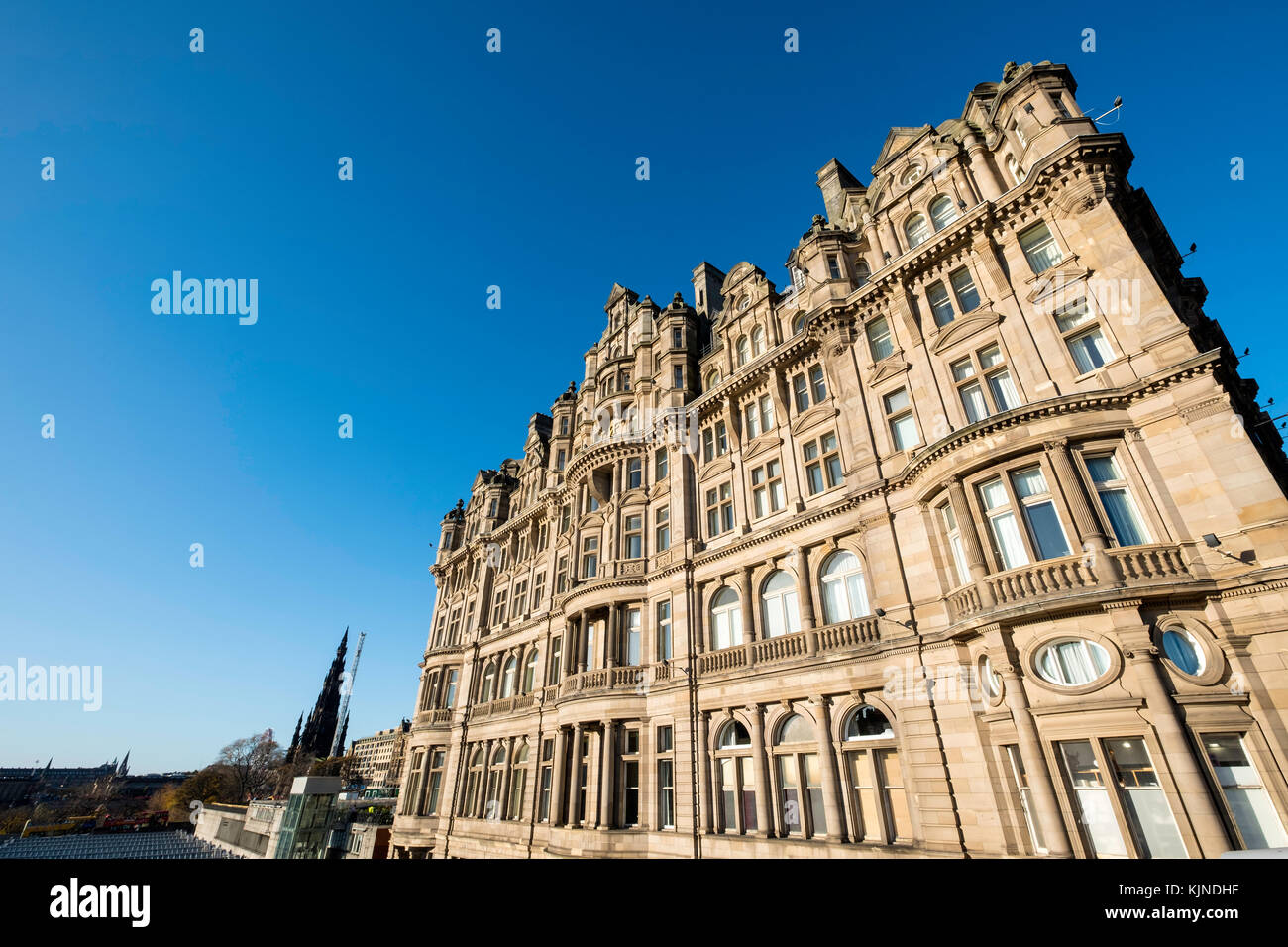 Vista esterna del Balmoral Hotel su Princes Street a Edimburgo, Scozia, Regno Unito Foto Stock