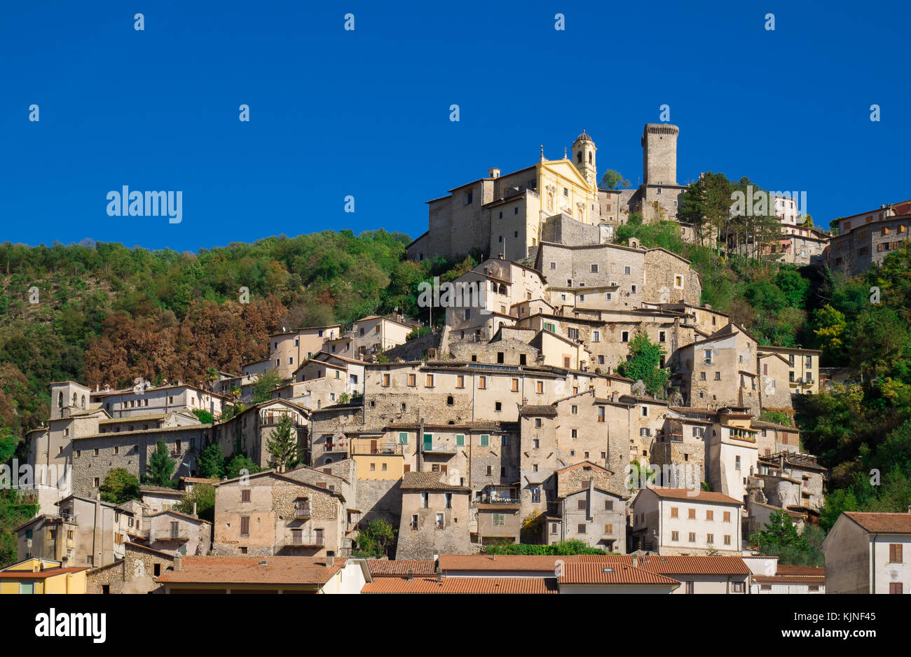 Cantalice (Italia) - il centro storico di un vecchio e molto poco stone town in sabina regione, provincia di Rieti, Italia centrale Foto Stock
