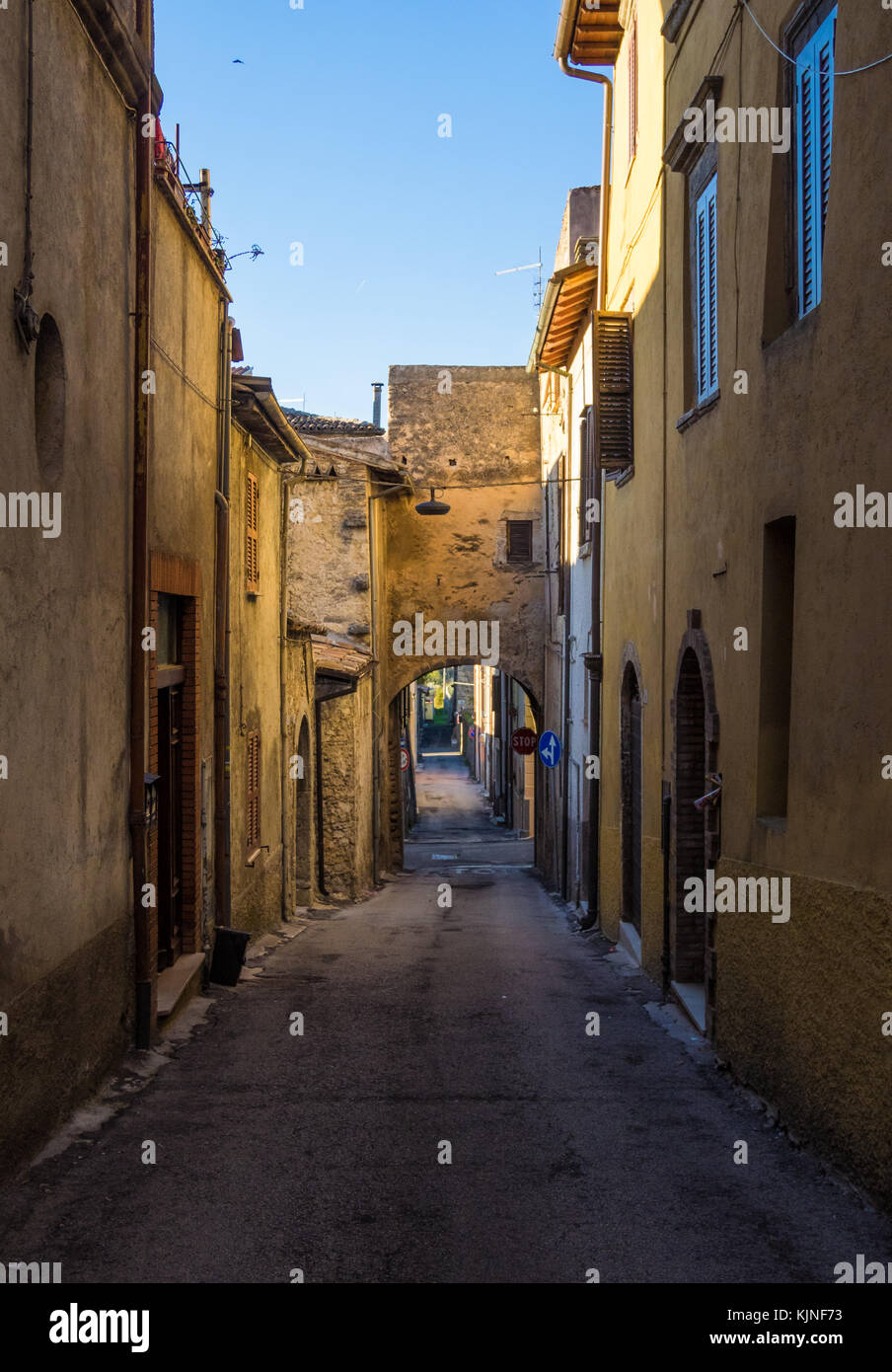 Cittaducale (Italia) - il centro storico di un vecchio e molto poco stone town in sabina regione, provincia di Rieti, Italia centrale Foto Stock